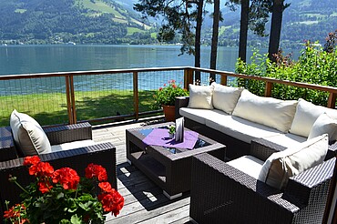 Culinary delights right by the lake: enjoy light summer dishes on the lakeside terrace.